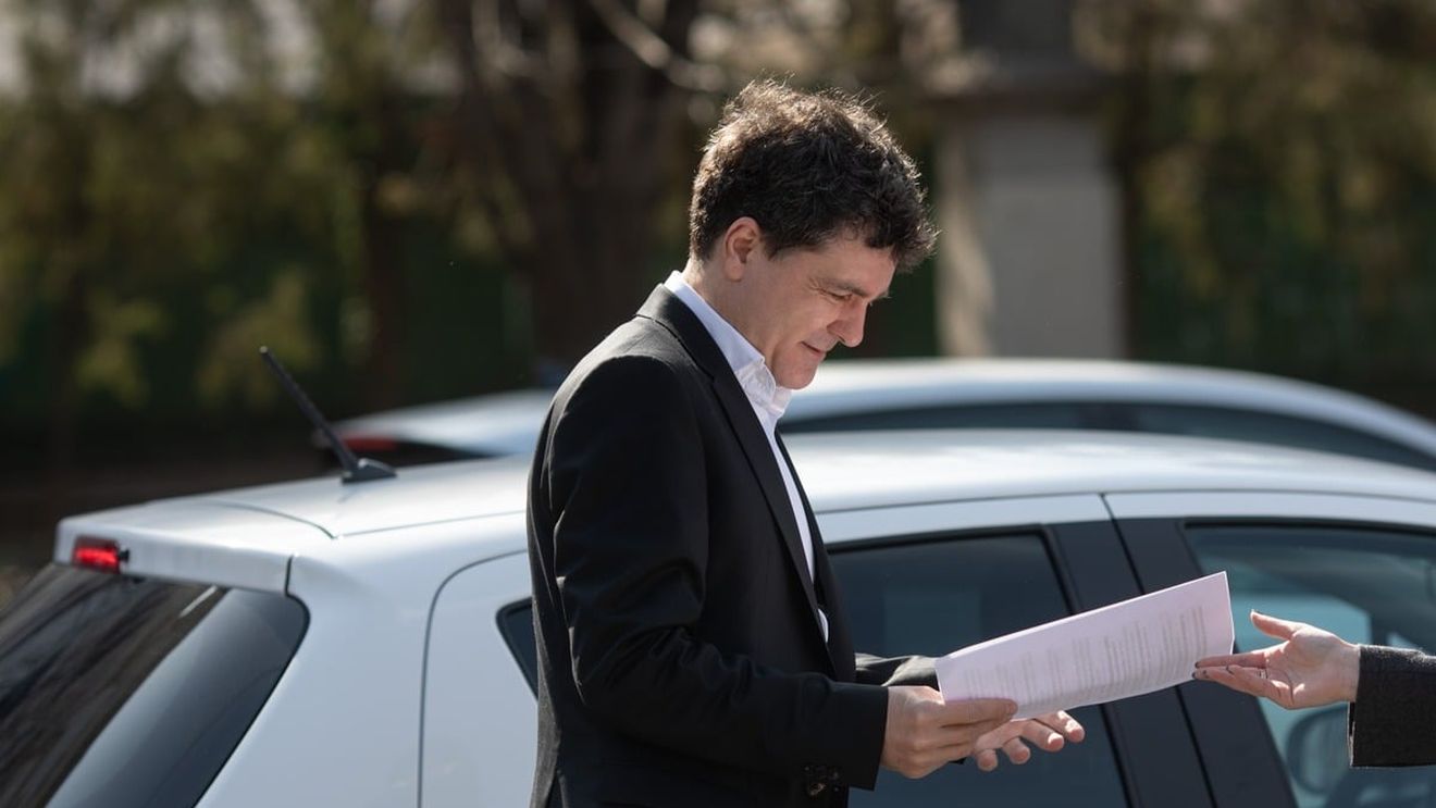 Nicușor Dan: Pozele pe care le-a postat Elena Lasconi sunt un fals grosolan