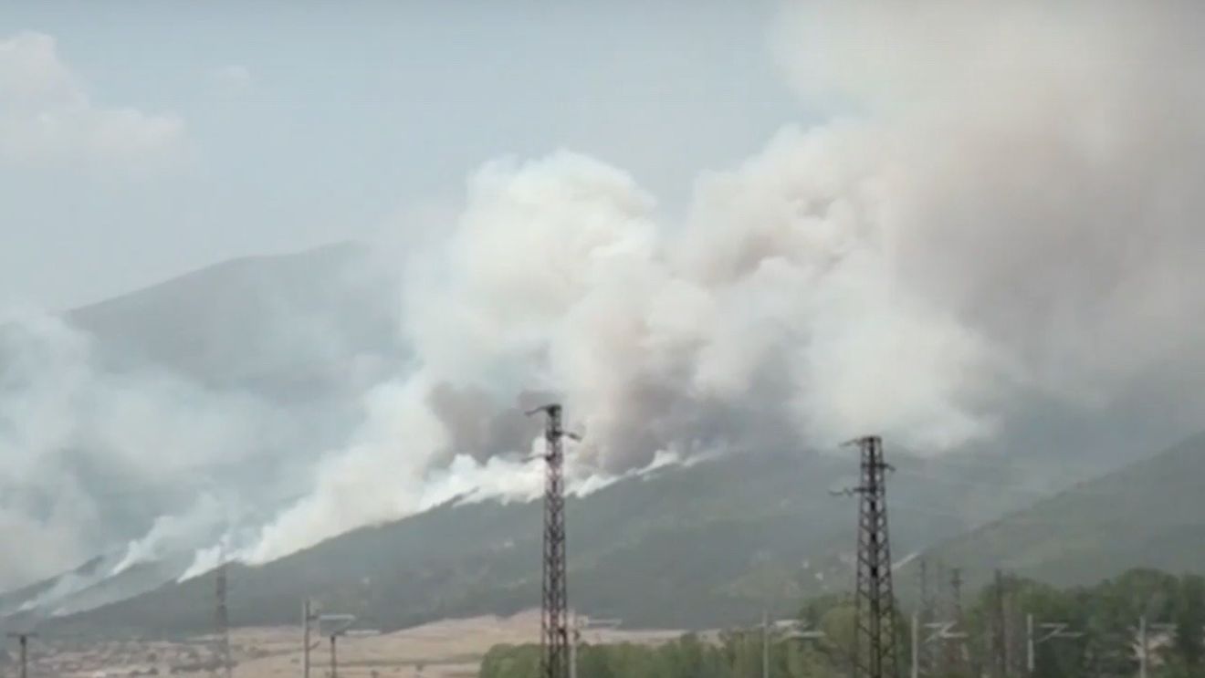 Se extind incendiile de pădure din Bulgaria. Doi silvicultori au murit în timp ce încercau să oprească focul