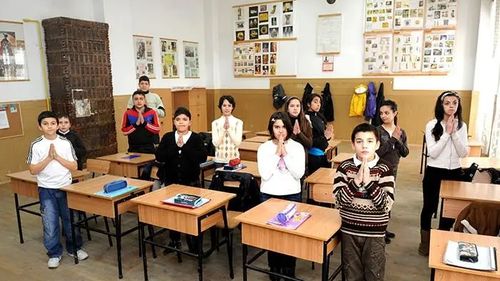 Angajări cu recomandare de la duhovnic / Arhiepiscopia Iaşilor organizează interviuri pentru cei care vor să predea religia în școli