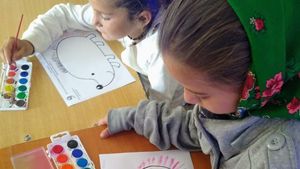 De ziua internațională a romilor, poveștile copiilor din Pirita, cea mai săracă dintre comunitățile de romi din Baia Mare: Marinela, fetița care merge la școală doar în jumătate din zile pentru că trebuie să își îngrijească frățiorul bolnav   