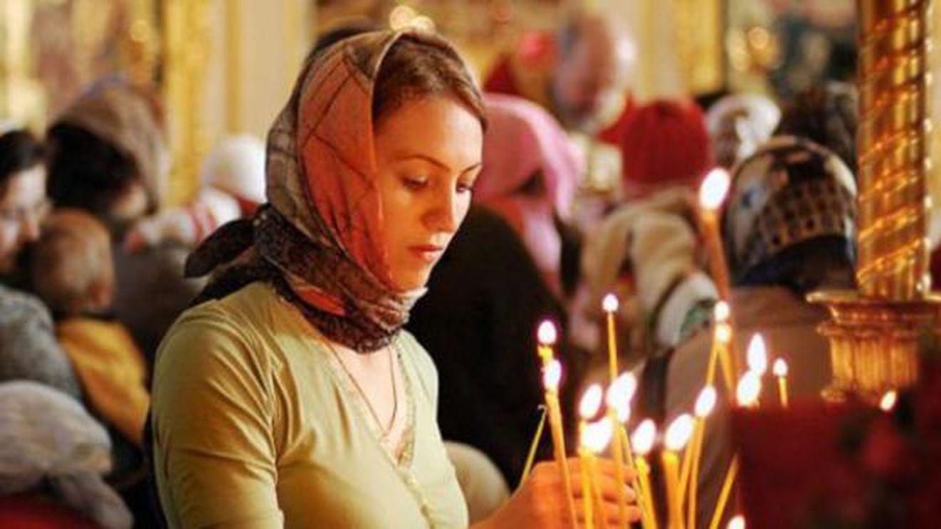 Vasile Bănescu: A predica îmbrobodirea femeilor în secolul XXI traduce o viziune ruptă de realitate, în care femeia e percepută ca o fiinţă situată invariabil pe locul doi şi căreia i se poate impune orice năzbâtie debitată de fanatismul misogin