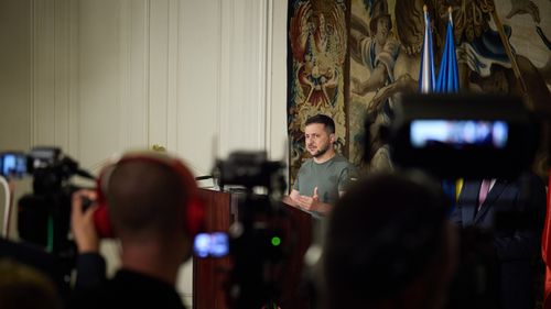 Zelenski semnează legea pentru recrutarea condamnaților în armată și mărește amenzile pentru cei care se sustrag de la serviciul militar