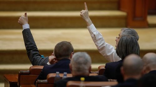 AUR depune o moţiune simplă împotriva ministrului Agriculturii, la Camera Deputaților / „Nu este împotriva unei persoane, nu este împotriva unui partid, este împotriva coaliţiei”