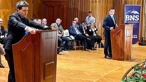 Nicuşor Dan şi George Simion, întrebaţi cine se face vinovat pentru psihoza generată cursul valutar -  Simion: Anumite companii au pariat împotriva leului / Nicuşor Dan: Nu orice se întâmplă în lume sau în România e rezultatul unei conspiraţii