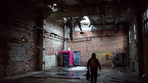 Poliția din Liov a reținut două persoane care aveau înregistrări video cu bombardamente și fotografii cu punctele de control din regiune/ Liov, aflat în apropierea graniței cu Polonia, a fost atacat puternic în ziua vizitei lui Joe Biden la Varșovia