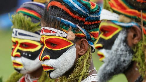 Ministrul de Interne din Papua Noua Guinee condamnă presupuse acte de canibalism, comise în urma unui conflict familial