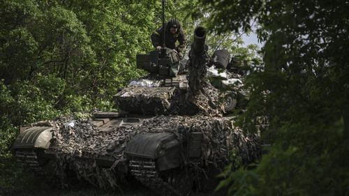 Olanda va furniza Ucrainei tancuri și arme în valoare totală de 120 de milioane de euro