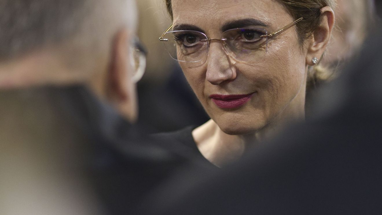 Înalta Curte s-a apucat să dicteze și Parlamentului: „ICCJ s-a adresat, în mod preventiv, conducerii Senatului și Camerei Deputaților, solicitând ca procedura parlamentară privind proiectul Legii salarizării să se desfășoare cu respectarea strictă a Constituției”
