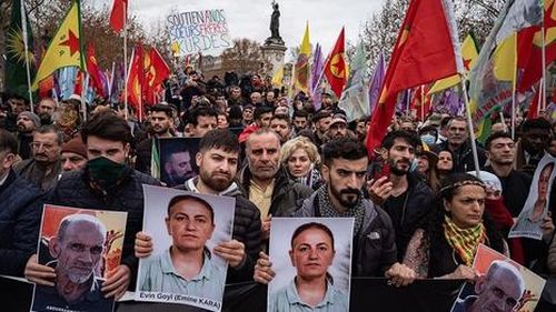 Cum a deteriorat atacul rasist asupra kurzilor de la Paris relațiile deja proaste dintre Turcia și Franța (Franceinfo)