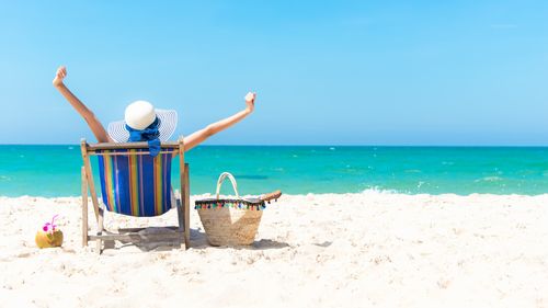 Revenirea liniilor de bronz: modă, pericol și lecțiile unui supraviețuitor de melanom