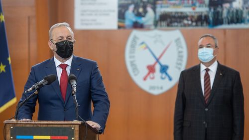 BREAKING Premierul Ciucă, întrebat dacă îl remaniază pe ministrul Dîncu pentru declarația despre necesitatea negocierilor Ucraina - Rusia: Nu e opinia guvernului, îl aștept să revină în țară, va trebui să tranșăm foarte clar