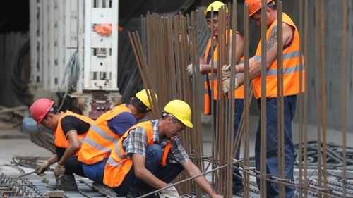 Secretarul general al Guvernului: Aşa cum era de aşteptat, patronatele nu susţin creşterea salariului minim pe economie, sindicatele da