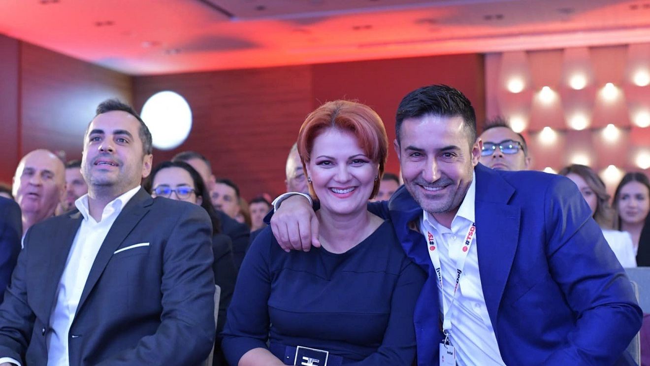 Lia Olguţa Vasilescu, realeasă în funcţia de preşedinte al PSD Craiova, cu unanimitate