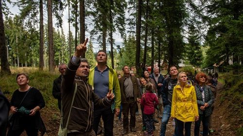 ONG-ul Declic acuză UDMR că manipulează publicul în legătură cu protecția parcurilor naționale ale României. ”În ultimii 3 ani, doar Romsilva a tăiat din parcurile naționale 700.000 de metri cubi de lemn”