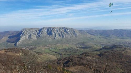 VIDEO Parapantist rănit grav la Piatra Secuiului, în Rimetea. Intervenție complexă SMURD și Salvamont Alba