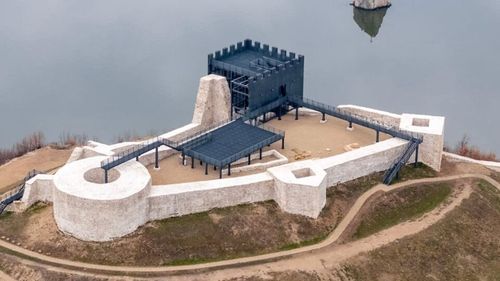 VIDEO&FOTO Cetatea Ladislau de pe Clisura Dunării, din Coronini, restaurată cu bani europeni / Fortificația e de nerecunoscut