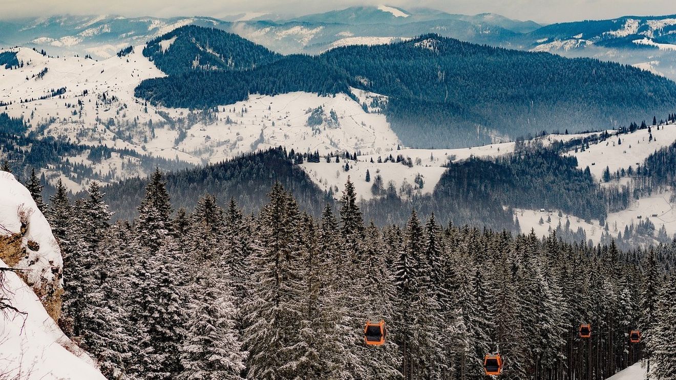 Bucovina, una dintre cele mai căutate destinaţii de Crăciun: 98% din locurile de cazare au fost rezervate / Program de colinde ale refugiaților ucraineni