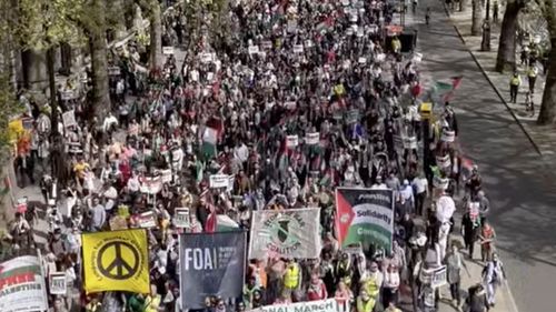 Zeci de mii de persoane au demonstrat la Londra pentru a cere încetarea focului în Fâşia Gaza