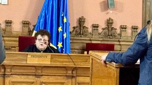 BREAKING Curtea de Apel București a amânat din nou cererea avocatei AUR Silvia Uscov de suspendare a judecătorilor CCR Dacian Dragoș și Mihai Busuioc: 11 februarie, ziua verdictului pe pensiile speciale