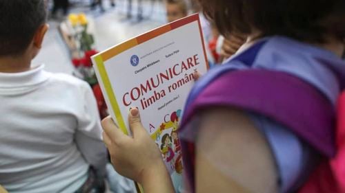 Scandalul predării Limbii române în școlile minorităților ia amploare: Părinții cer abrogarea OUG și demisia ministrului Educației