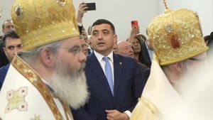 VIDEO George Simion folosește Biserica Ortodoxă în clipurile electorale / Prezintă imagini de la întronizarea primului Arhiepiscop Ortodox Român al Marii Britanii / BOR nu are nicio reacție față de evenimentele de sâmbătă