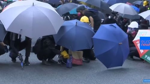 VIDEO Protestatarii din Hong Kong, dispersați cu tunuri cu apă în timp ce autoritățile de la Beijing celebrează 70 de ani de regim comunist