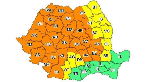Cod galben şi Cod portocaliu de instabilitate accentuată pentru cea mai mare parte a ţării, până luni dimineaţa