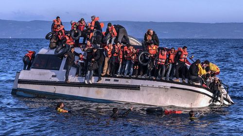 Oficial: România preia zece migranți de pe nava refuzată de Italia