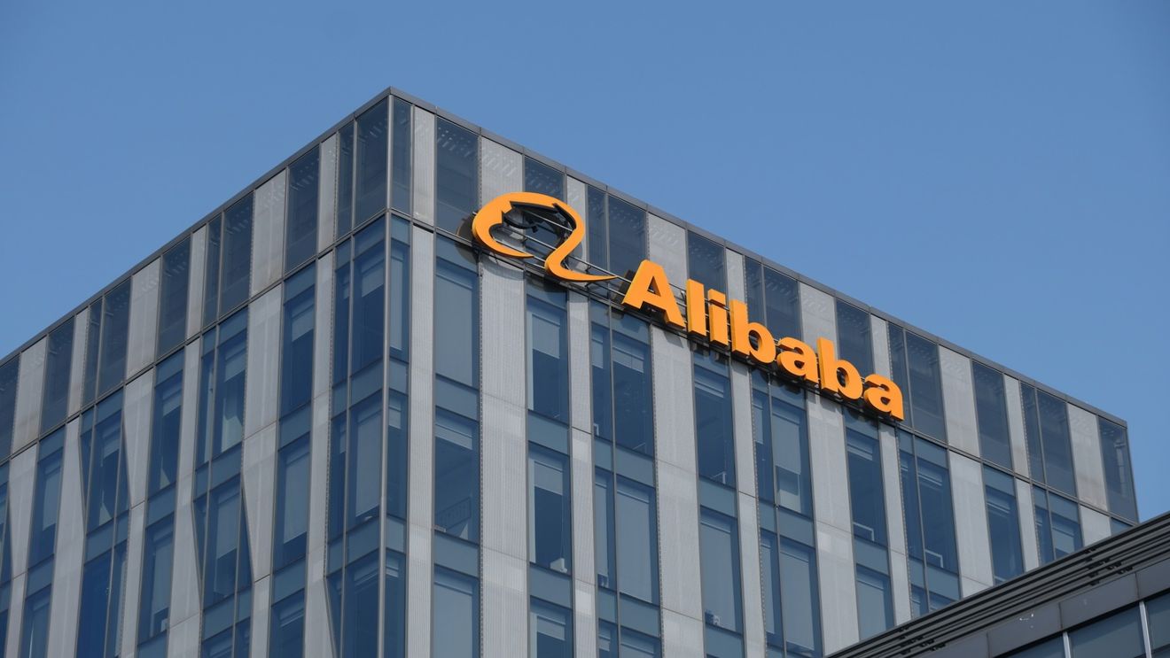 Alibaba depășește așteptările privind veniturile trimestriale