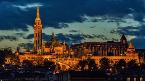 Ungaria, acord cu Emiratele Arabe pentru un proiect imobiliar la Budapesta / Proiectul vizează modernizarea unei gări astăzi aproape abandonate / Proiect de 5 miliarde de euro