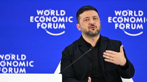 Zelenski critică dur Europa, în discursul de la Davos: Europa adoră să discute despre viitor, dar evită să ia măsuri astăzi / Dacă trimiteți 40 de soldați în Groenlanda, la ce servește asta? Ce mesaj transmite?