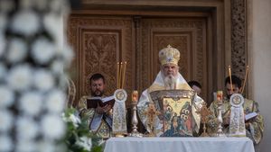 DOCUMENT Ministrul Rafila și Patriarhul Daniel au semnat un protocol de colaborare pe zece ani între Ministerul Sănătății și Patriarhie. Ministerul va avea un post de responsabil cu activitatea de asistență religioasă