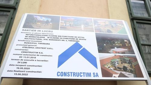 Lucrările la noul centru multicultural al Timișoarei, fostă clinică de dermatologie, sunt blocate. Constructor: ”Nu ai cum să tencuiești în cameră unde sunt pacienți care fac chimioterapie” / Primăria dă vina pe constructor: ”va trebui să îl penalizăm”