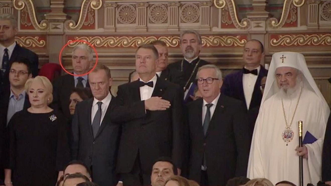 Adrian Severin, condamnat pentru luare de mită și trafic de influență, a stat în loja din spatele liderilor UE, la ceremonia de la Ateneu