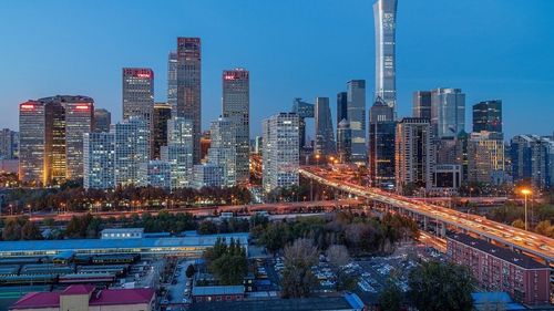 Peste 13.000 de locuitori ai unui complex rezidenţial din Beijing, tranferaţi cu forţa în carantină din cauza Covid-19 / Luna trecută, mii de locuitori din Shanghai au fost trimişi în centre de carantină improvizate