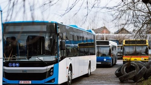 20 din cele 41 de autobuze diesel din contractul de peste 42 milioane lei au ajuns la Târgu Mureș / Primarul Zoltan Soos: Nu peste multă vreme vor sosi autobuzele hibride şi cele electrice