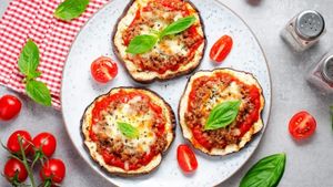 Ce să mănânci la meci fără să te îngrași. 3 idei pornind de la pizza, fără multe calorii și fără gluten