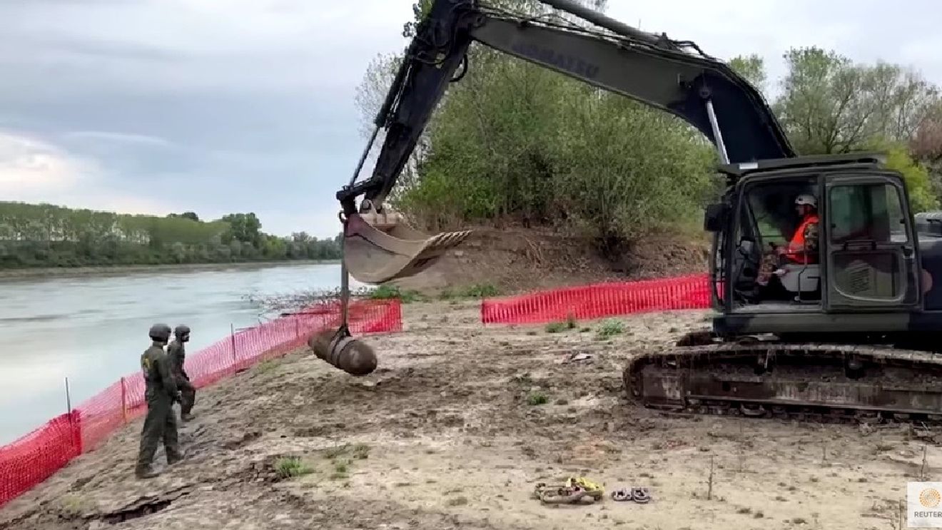 Seceta a scos la iveală o bombă neexplodată de 450 de kilograme, din Al Doilea Război Mondial, în apele scăzute ale râului italian Po/