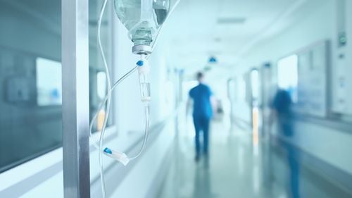 Coordonatoarea unei organizaţii neguvernamentale cere intervenţia urgentă a ministrului Sănătăţii, în sprijinul pacienţilor dintr-un spital de psihiatrie din Mureş, care ar fi ţinuţi în condiţii inumane şi supuşi unor tratamente degradante