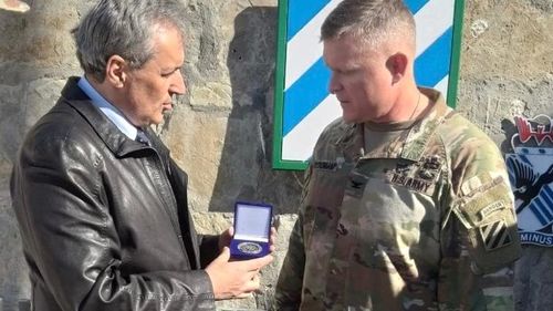 Cine sunt noii șefi ai Jandarmeriei: Bogdan Enescu - conducătorul Jandarmeriei Ilfov și Ionuț Gabriel Cîmpanu - șeful jandarmilor români din Afganistan