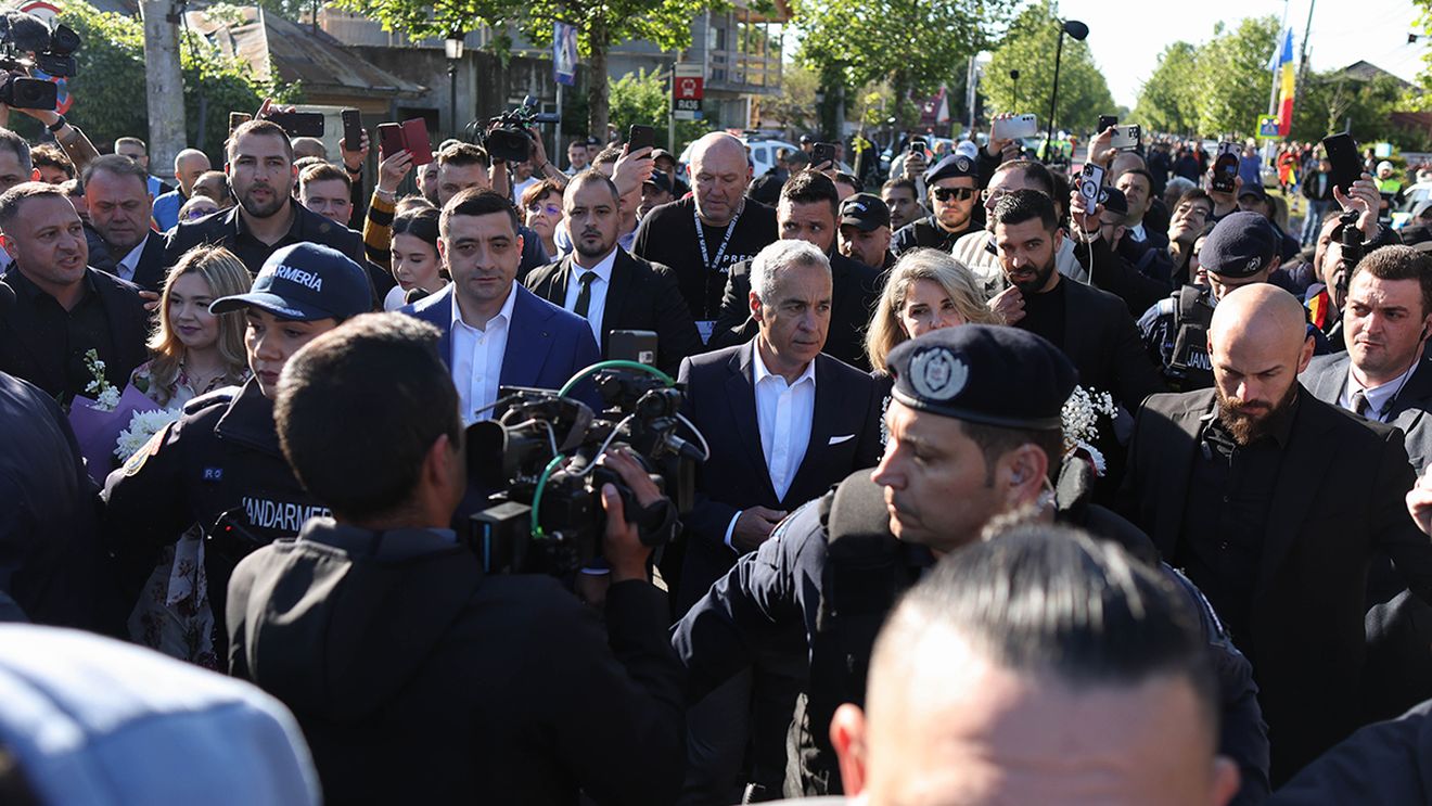 Bărbatul care i-a transmis lui Călin Georgescu „Marş la Moscova” a depus plângere după ce a fost agresat de susţinătorii fostului candidat la preşedinţie