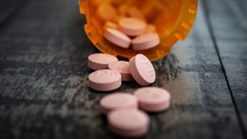 Ministrul Sănătăţii: Îmi este ruşine că pacienţii sunt trimişi să cumpere algocalmin / Paracetamolul nu există, deşi bugetul a crescut semnificativ / Nu vom tăia bani de la pacienţi / Mesaj pentru managerii care spun că nu se poate face treabă