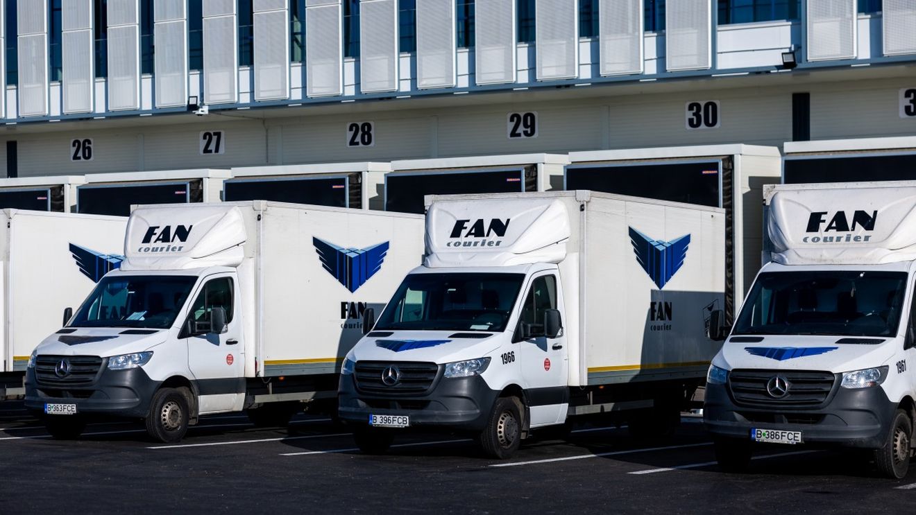 FAN Courier introduce autovehiculele electrice în transportul pe rute scurte: ”Modelul Mercedes eSprinter e ideal” / Iar energia va veni din panouri solare: Încărcarea se face exclusiv la sediile FAN Courier”