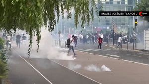 LIVE Revolte în Franța: Guvernul anunță desfășurarea de blindate ale jandarmeriei pentru a face față violențelor / Ministrul de Interne le cere prefecților să oprească traficul autobuzelor și tramvaielor în toată Franța după ora 21:00 / Manifestațiile publice, interzise în Marsilia