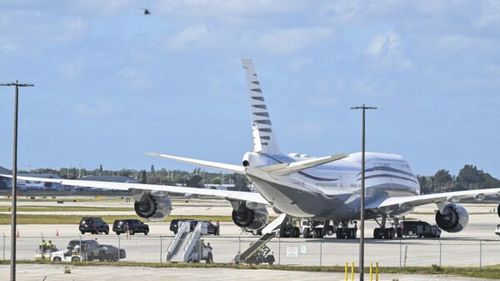 Avionul Boeing 747 primit de Donald Trump de la Qatar ar putea fi restricționat la zboruri pe teritoriul SUA