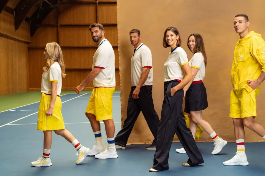 uniformele oficiale de defilare ale Team Romania pentru Jocurile Olimpice Paris 2024