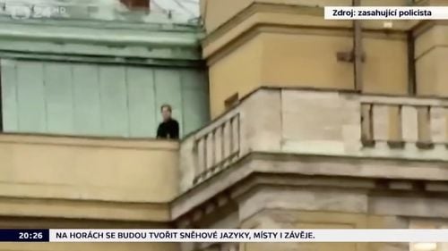 “Hei, nenorocitule! Împușcă-mă!” Gest incredibil de curaj al unui jurnalist ceh, care i-a strigat asasinului de la Facultate să tragă în el, pentru a salva oamenii din piață