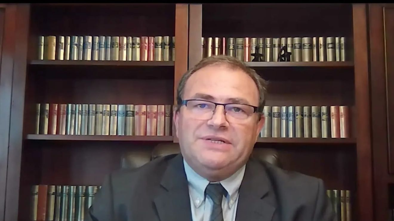 EXCLUSIV Un specialist în Boli Infecțioase și Microbiologie din SUA explică de ce important ca românii să se vaccineze în ciuda noii tulpini de coronavirus care provoacă îngrijorare în lumea medicală