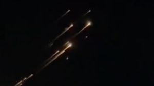 Bloggerii militari ruşi s-au speriat de o nouă catastrofă: dezintegarea unei rachete Oreşnik, după ce o strălucire ciudată a fost observată pe cerul Kazahstanului - VIDEO
