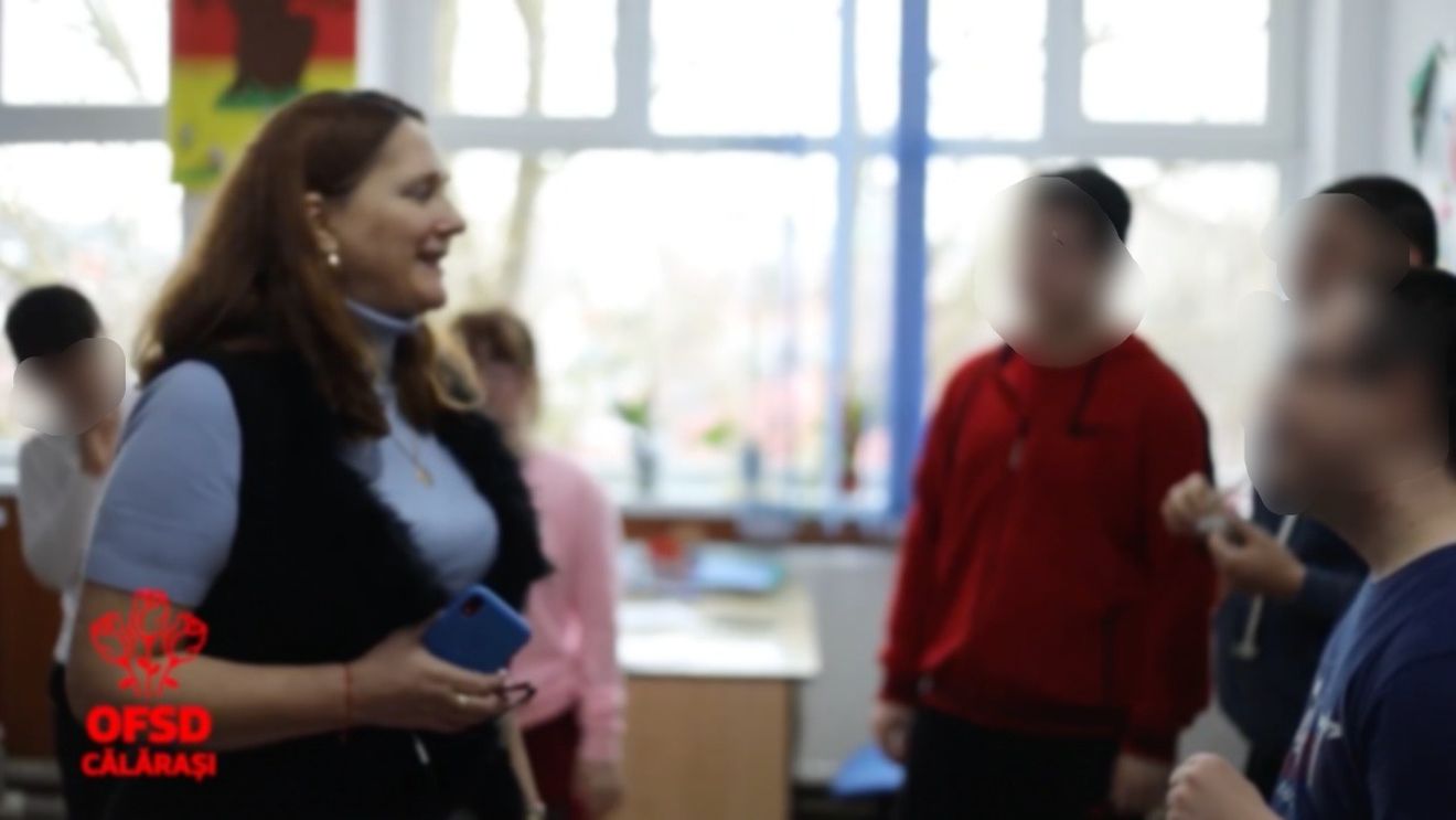 Elevi cu nevoi speciale de la o școală din Călărași, folosiți într-un material video PSD, deși activitățile politice în școli sunt interzise prin lege
